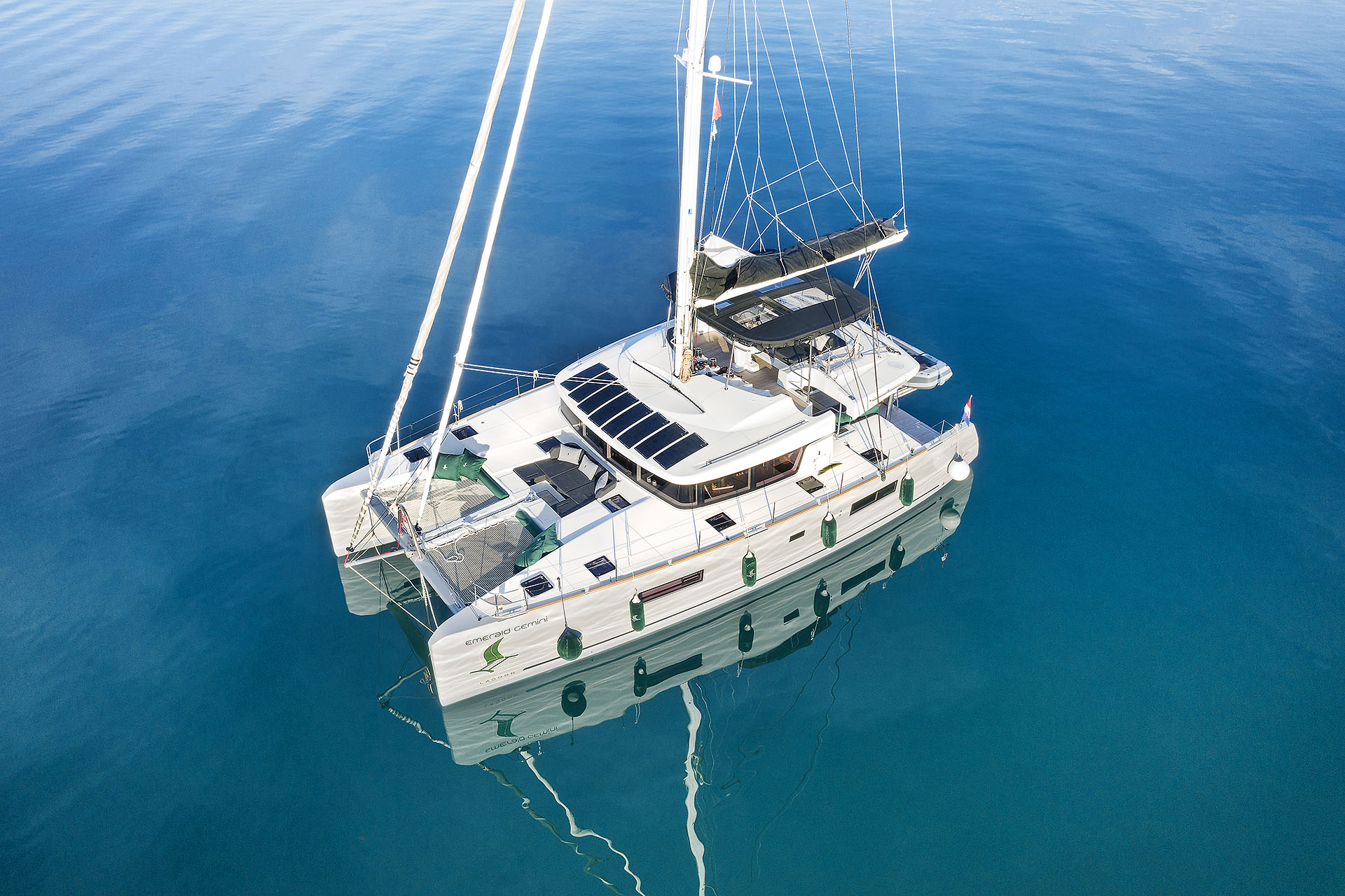 Lagoon 52 F (4 cab) „Emerald Gemini“ als Charteryacht