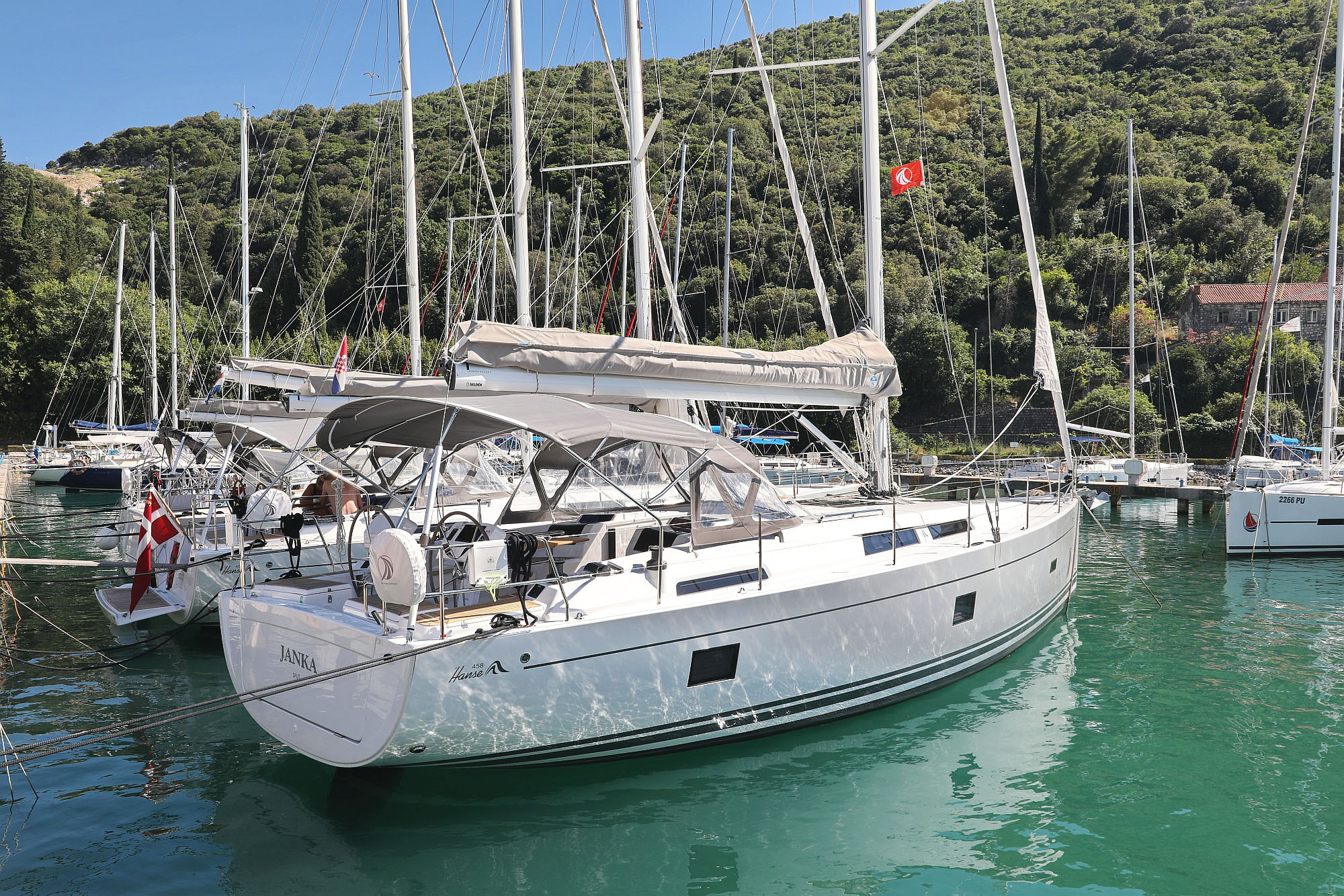 Hanse 458  Top image