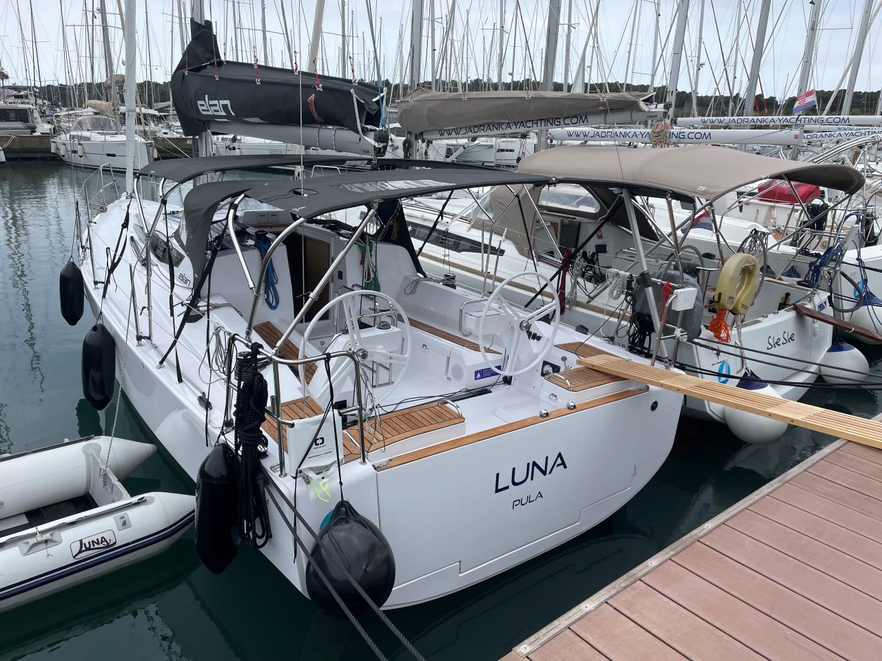 Elan E4 Luna, Foto 3