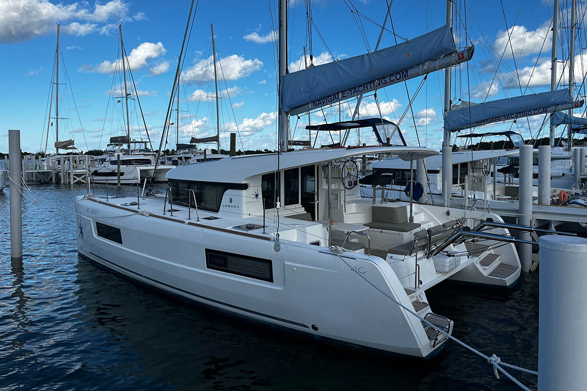 Lagoon 40  Top image