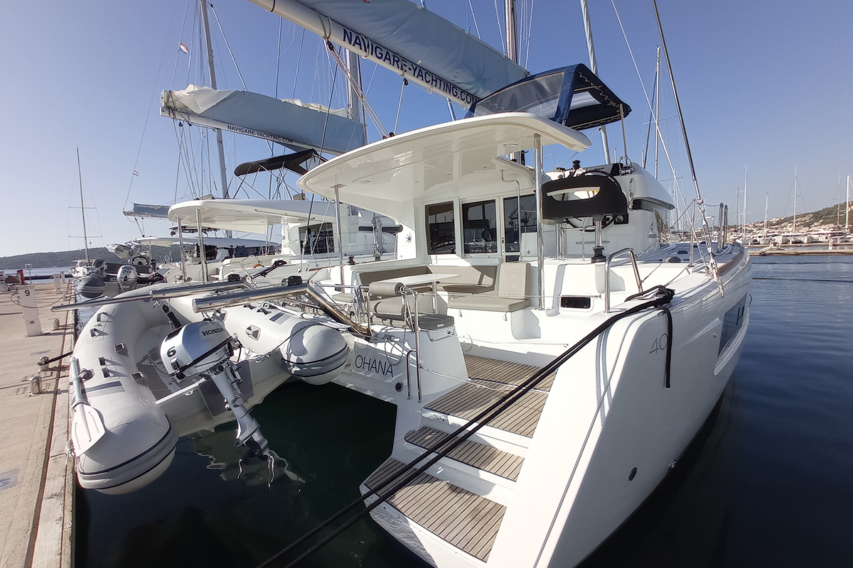 Lagoon 40  Top image
