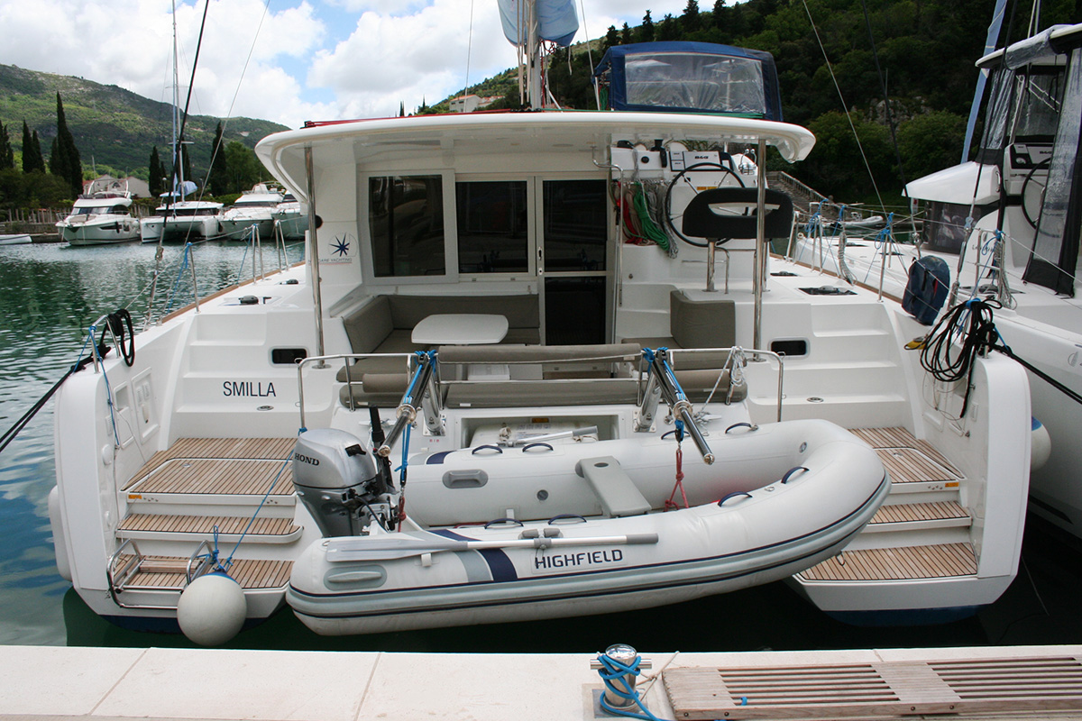 Lagoon 40  Top image