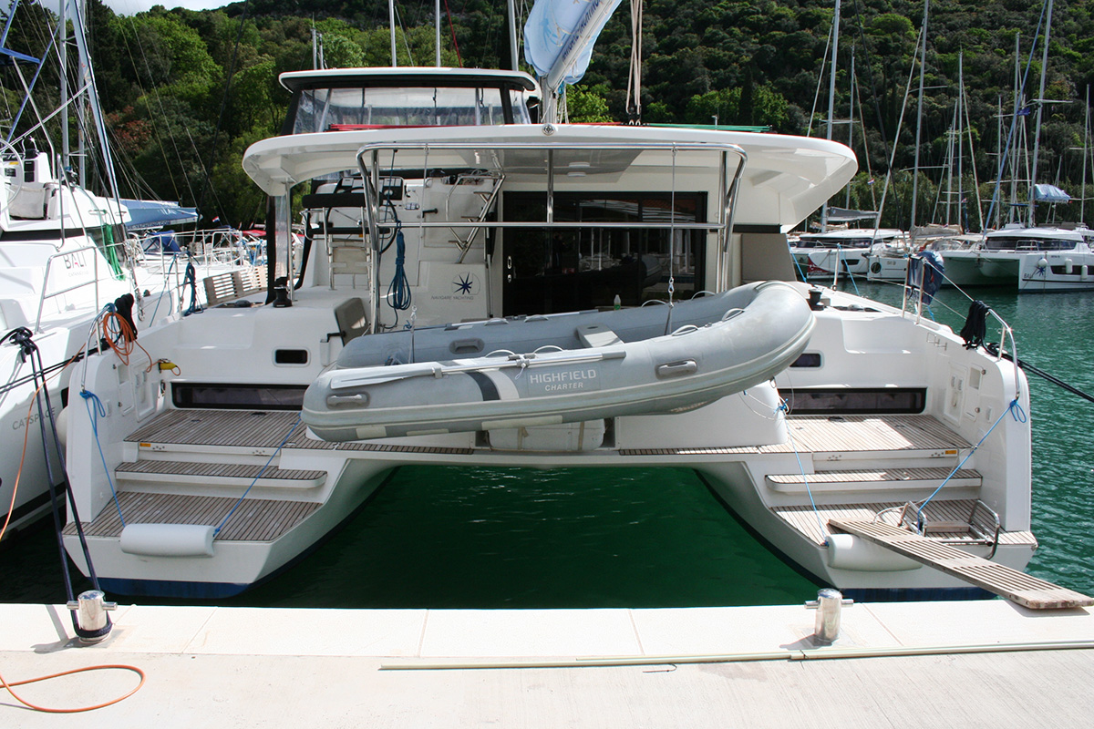 Lagoon 42  Top image
