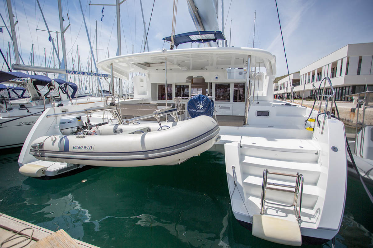 Lagoon 450 F  Top image