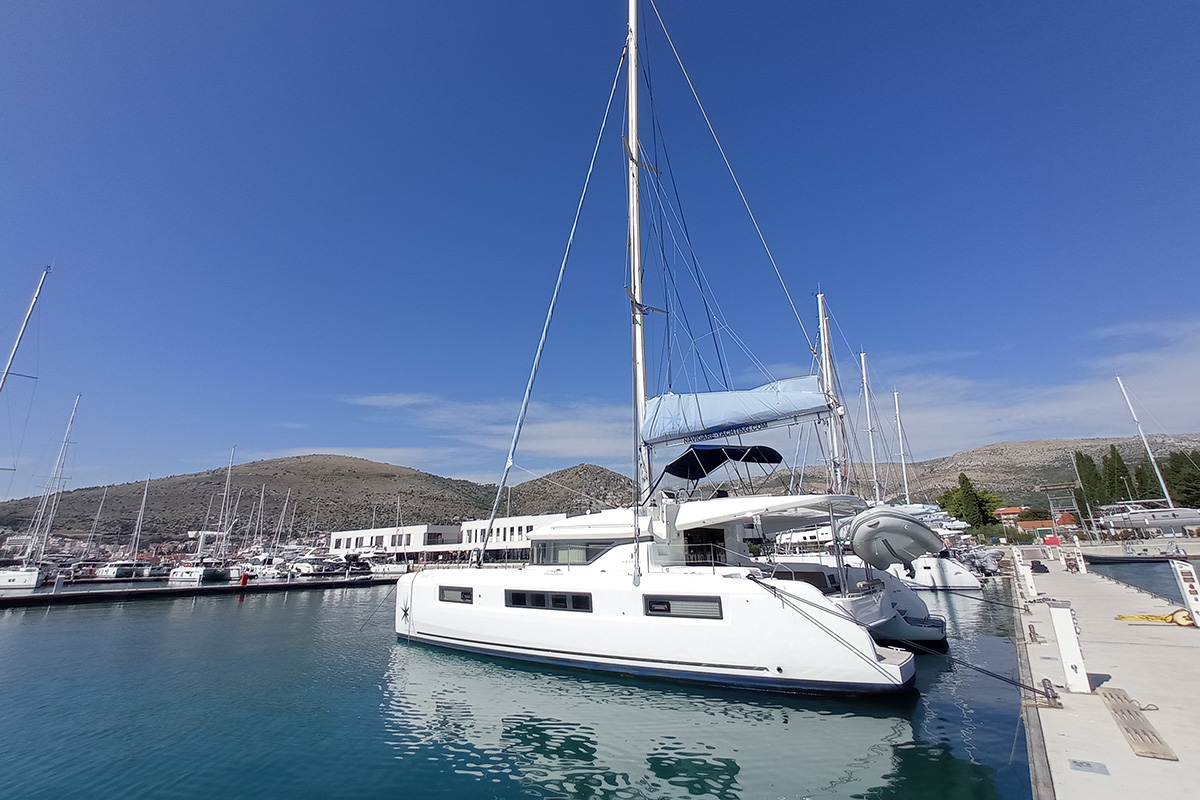 Lagoon 50  Top image