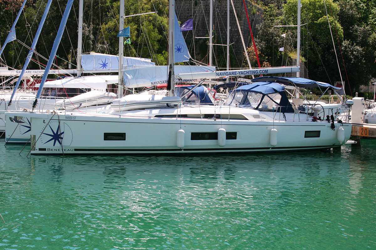 Oceanis 46.1 (4cab/4wc) „Röde Orm“ als Charteryacht