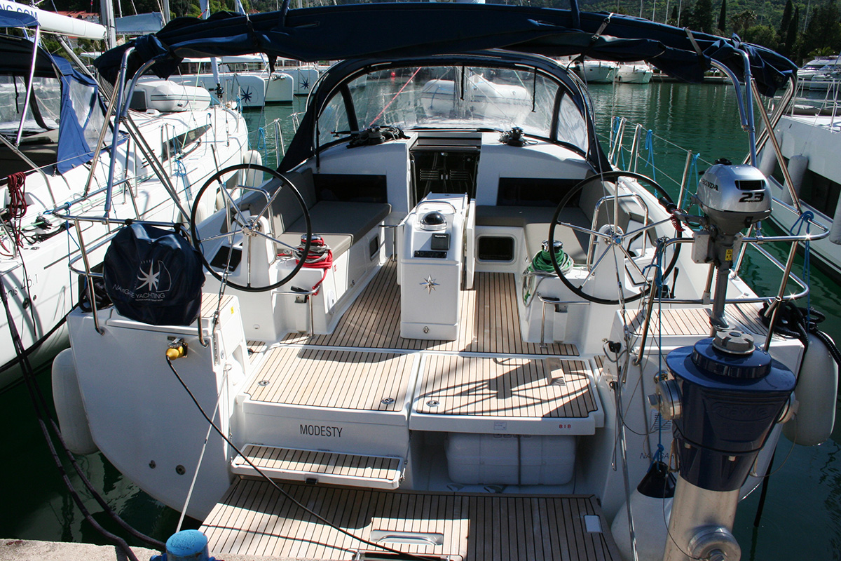 Sun Odyssey 440  Top image