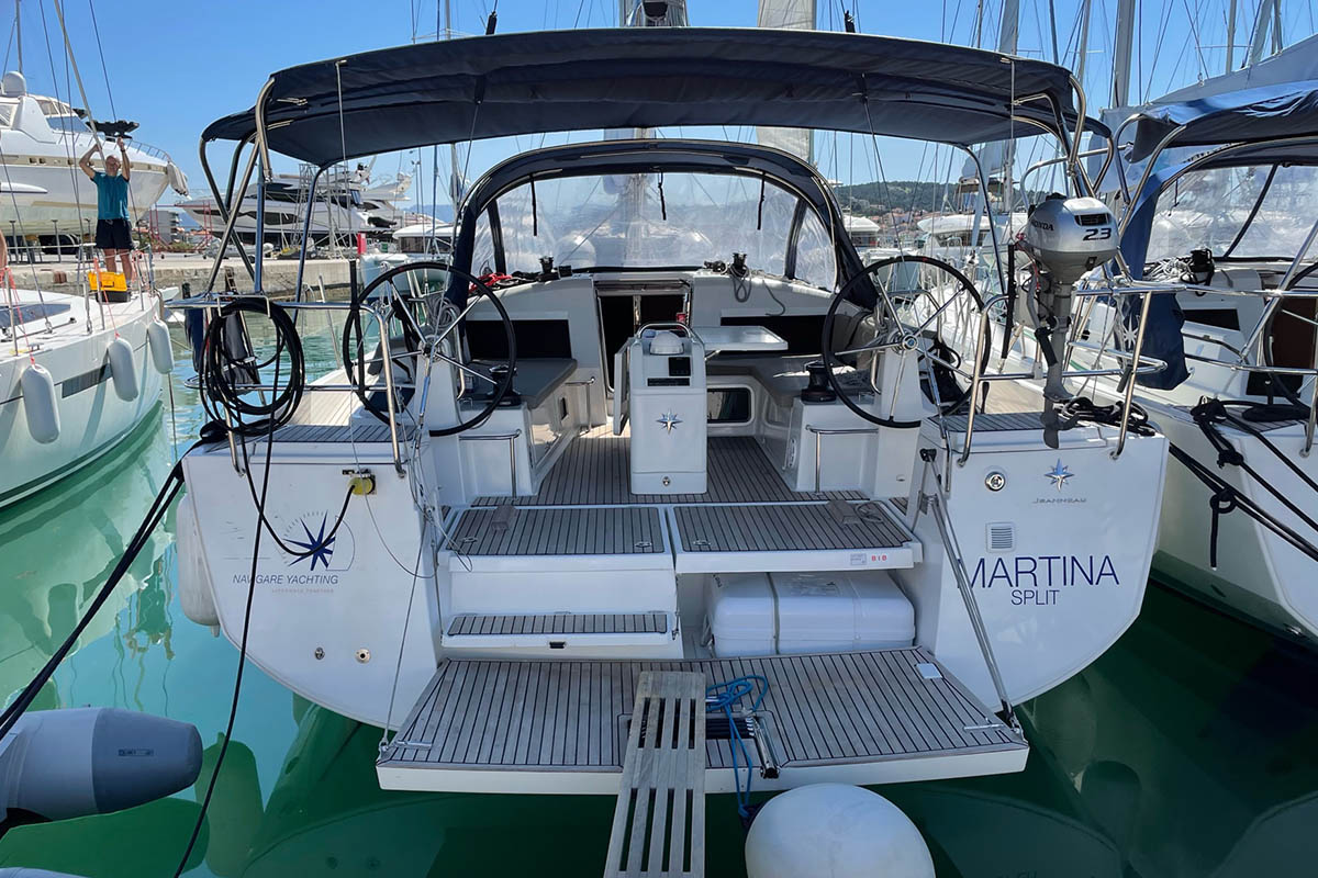 Sun Odyssey 440  Top image