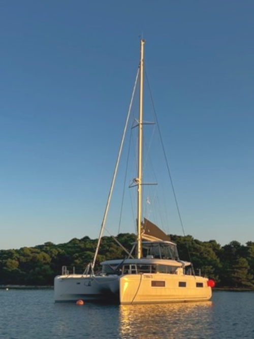 Lagoon 46  Top image