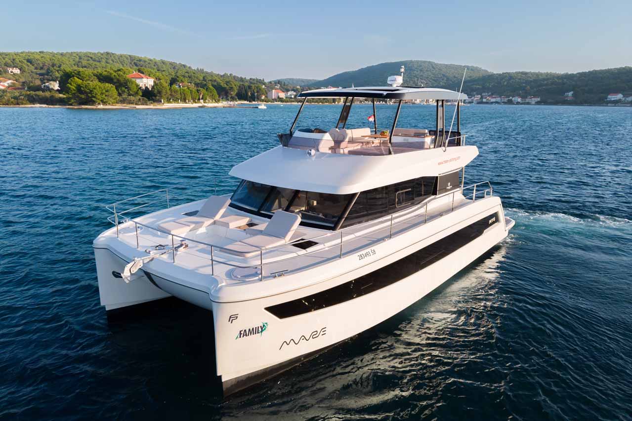 Fountaine Pajot MY6 Top image
