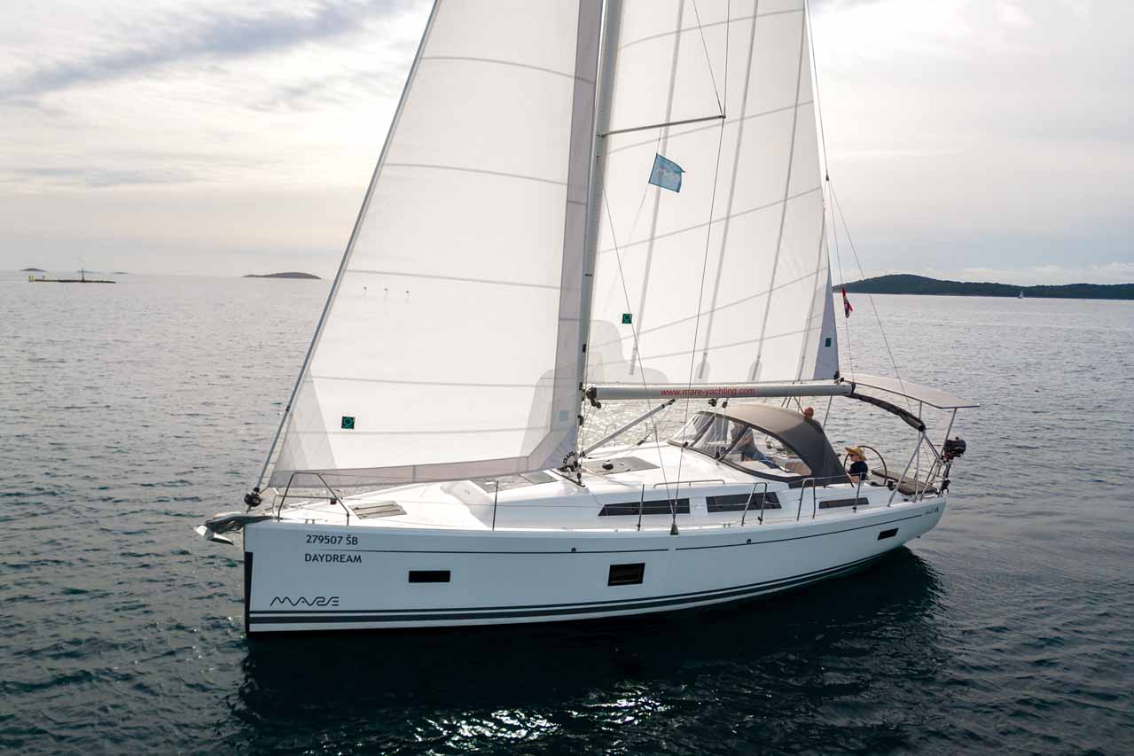Hanse 388 „Daydream“ als Charteryacht