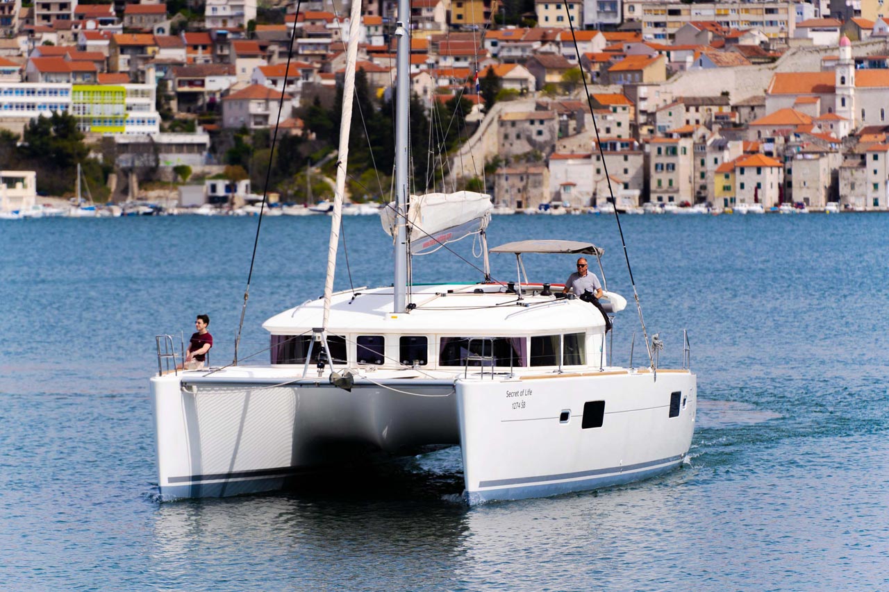 Lagoon 400 S2  Top image