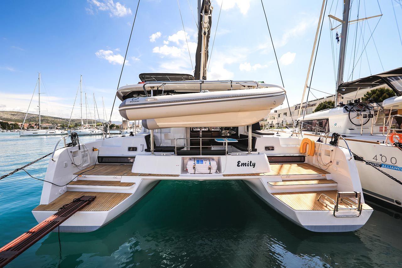 Lagoon 42 (4+2cab/4wc) „Emily“ als Charteryacht