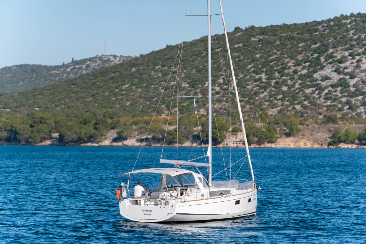 Oceanis 38, Foto 3