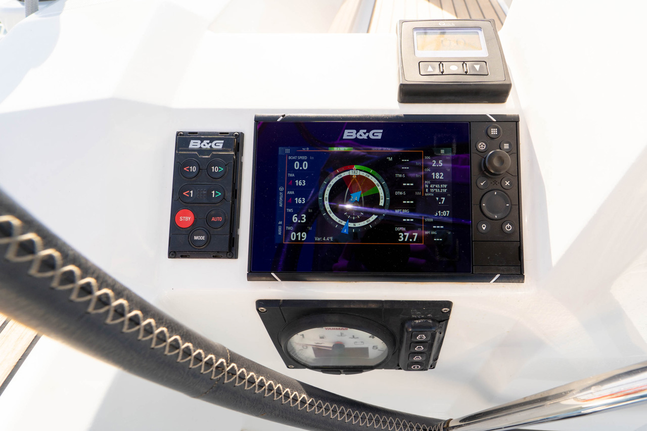 Oceanis 38, Foto 5