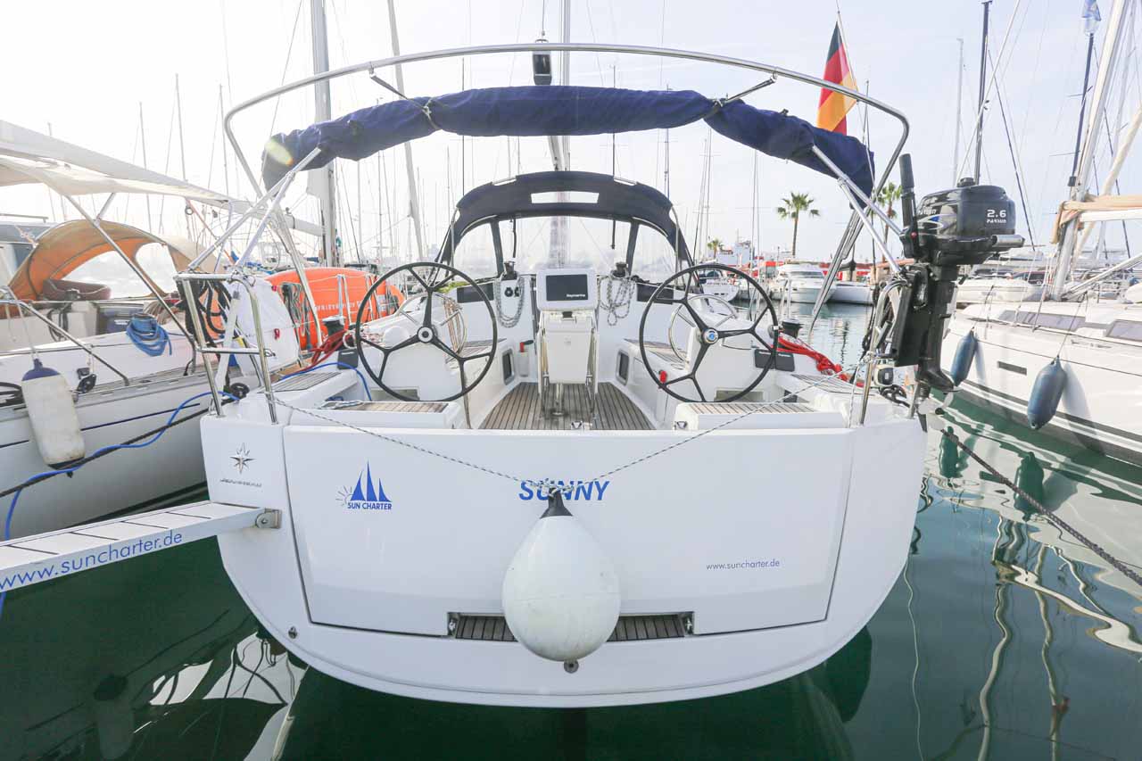 Sun Odyssey 419  Top image