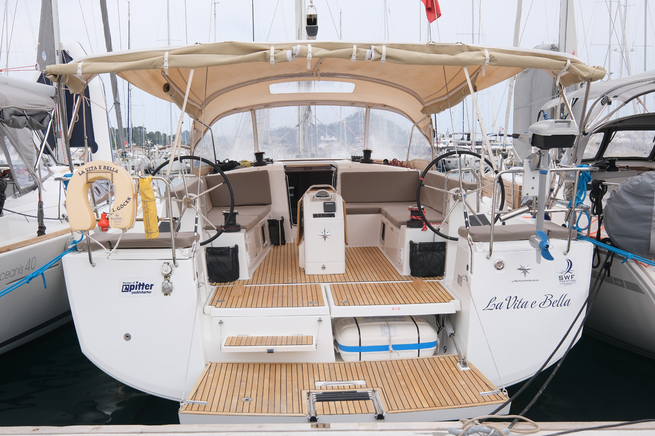 Sun Odyssey 490  Top image