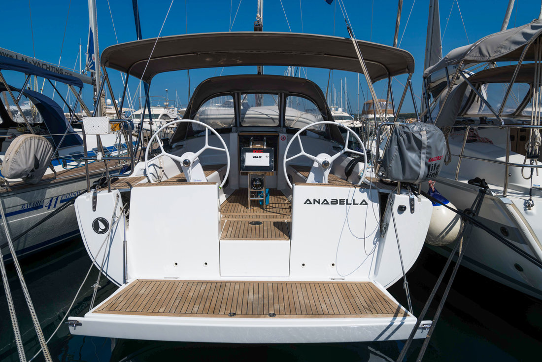 Hanse 345  Top image