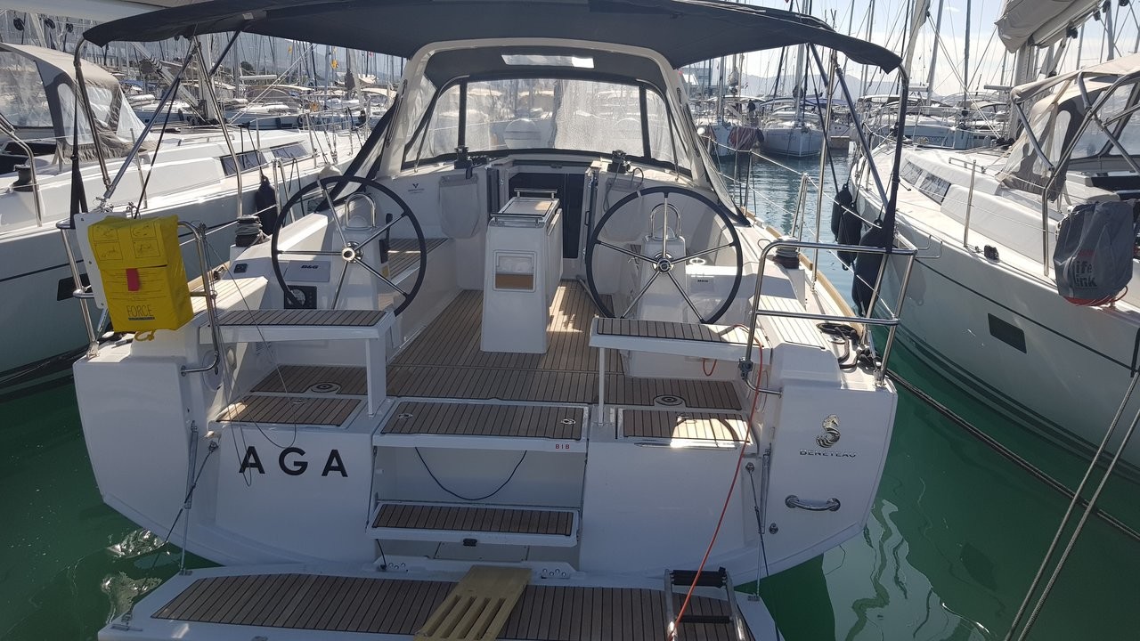 Oceanis 38.1  Top image