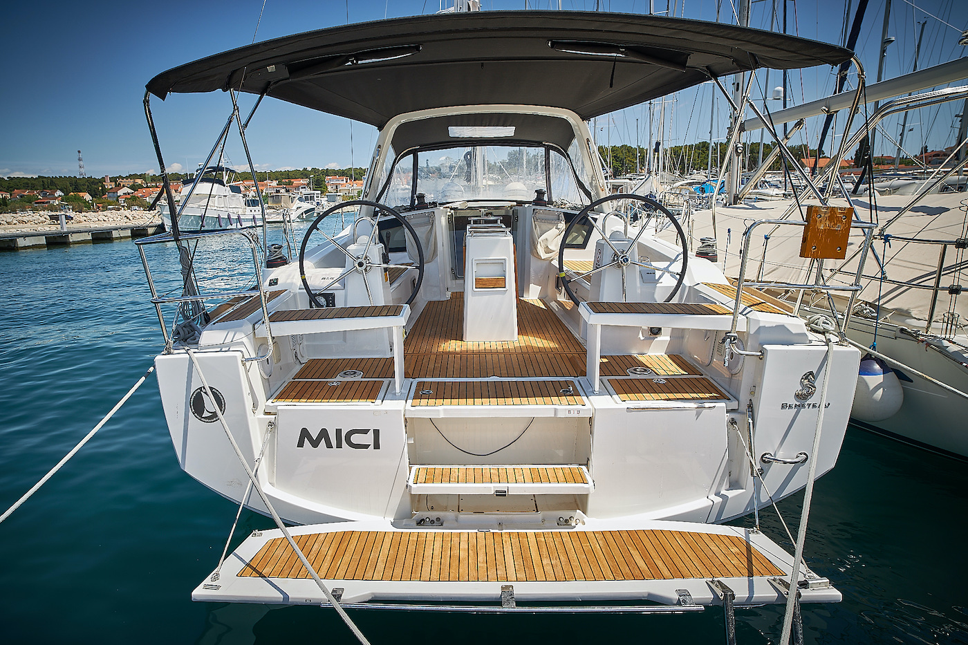 Oceanis 38.1  Top image