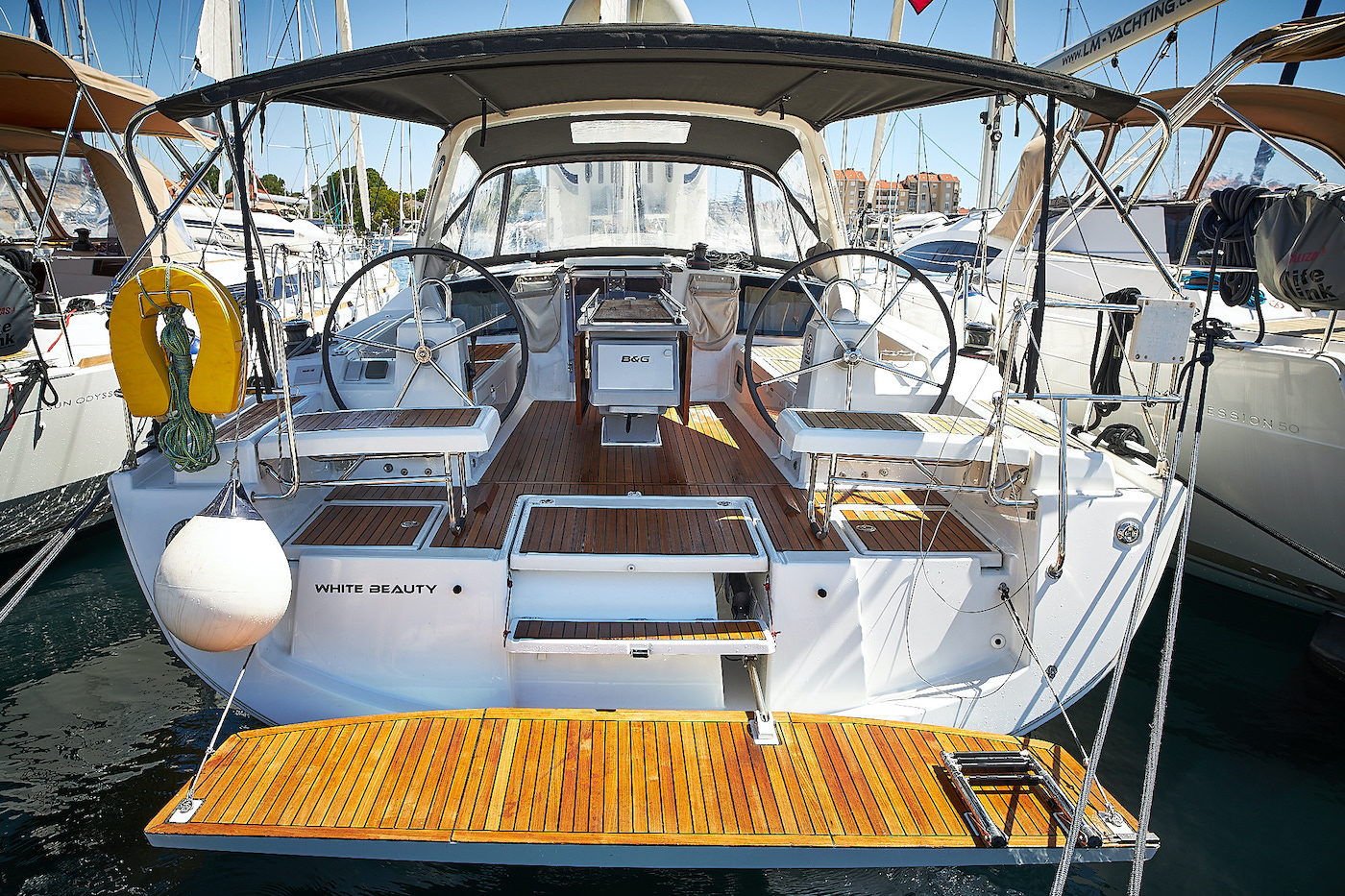 Oceanis 41.1 Top image
