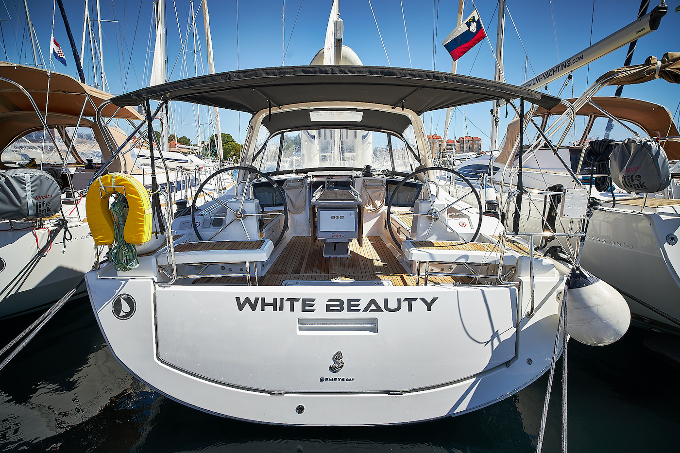 Oceanis 41.1, Foto 2