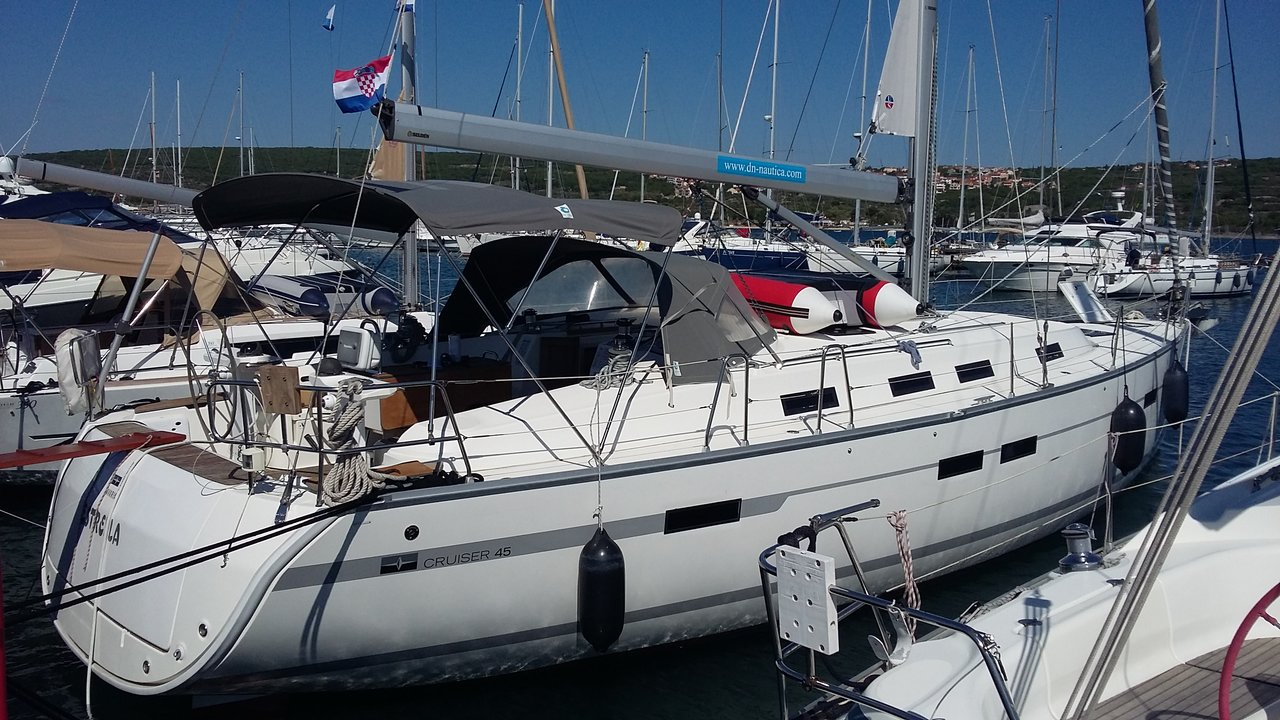 Bavaria Cruiser 45  Top image