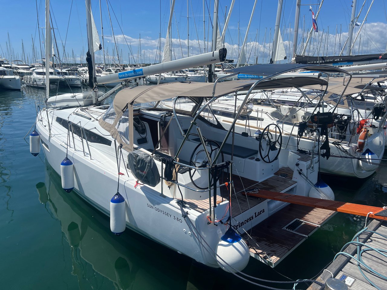 Sun Odyssey 380 Top image