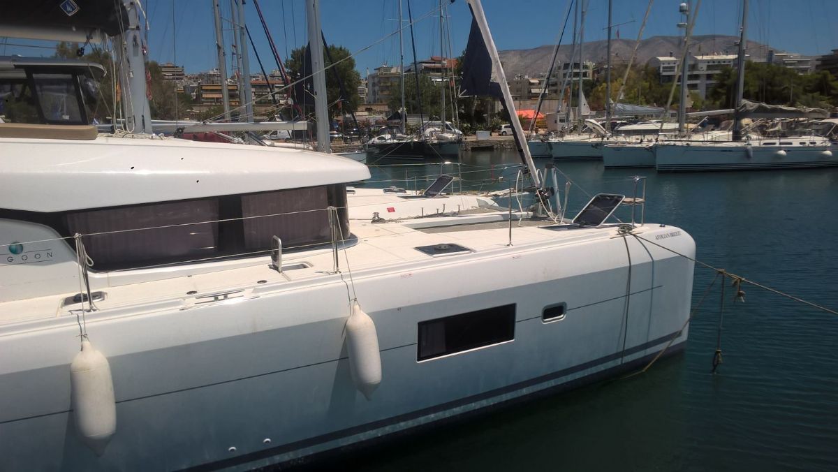Lagoon 42 (4+2cab/4wc) „Aeolian Breeze“ als Charteryacht
