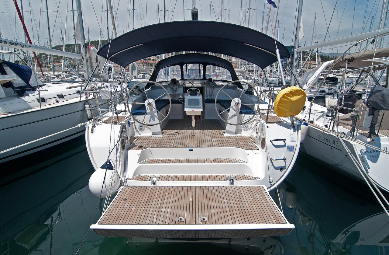 Bavaria Cruiser 51  Top image