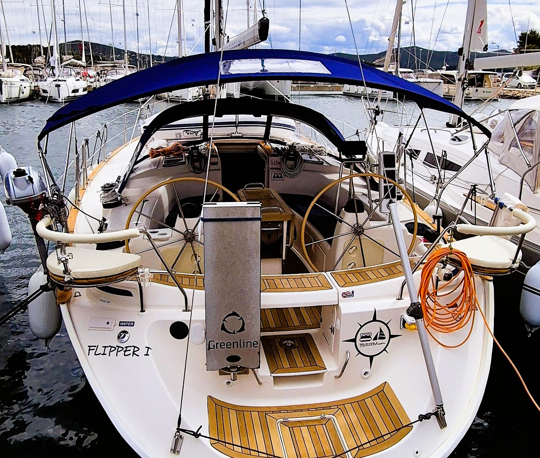 Bavaria 44 Top image