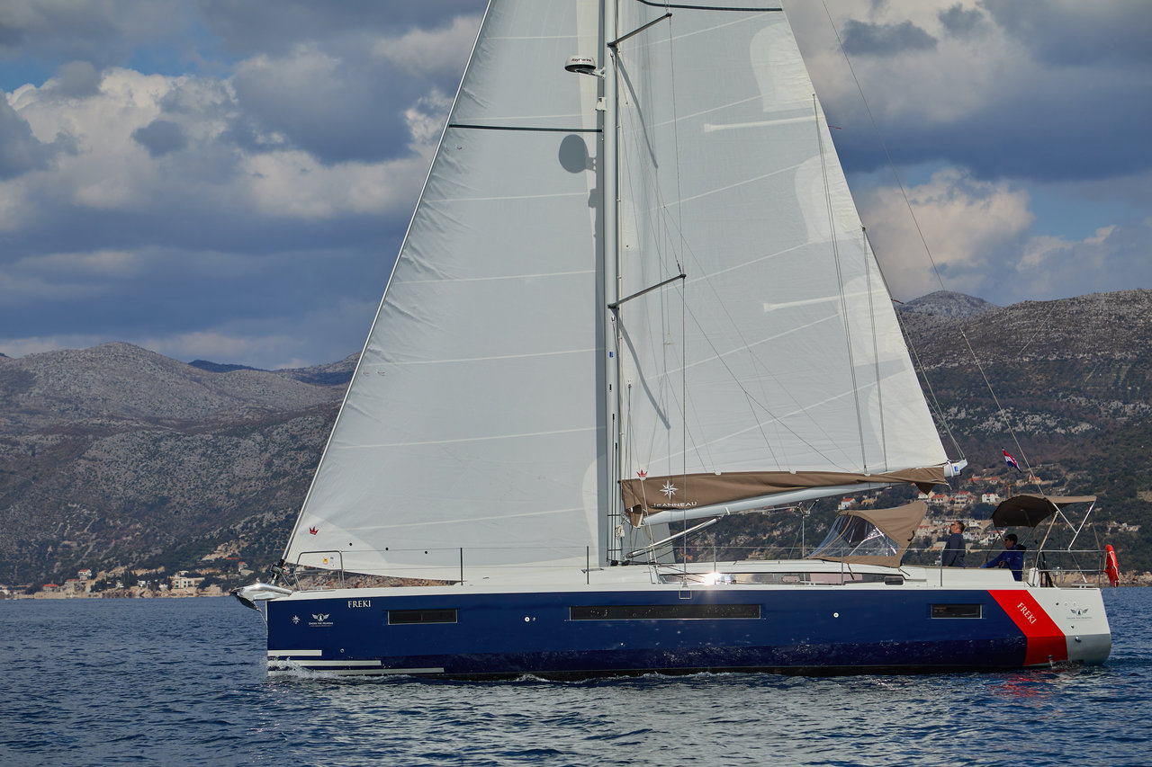 Sun Odyssey 490  Top image