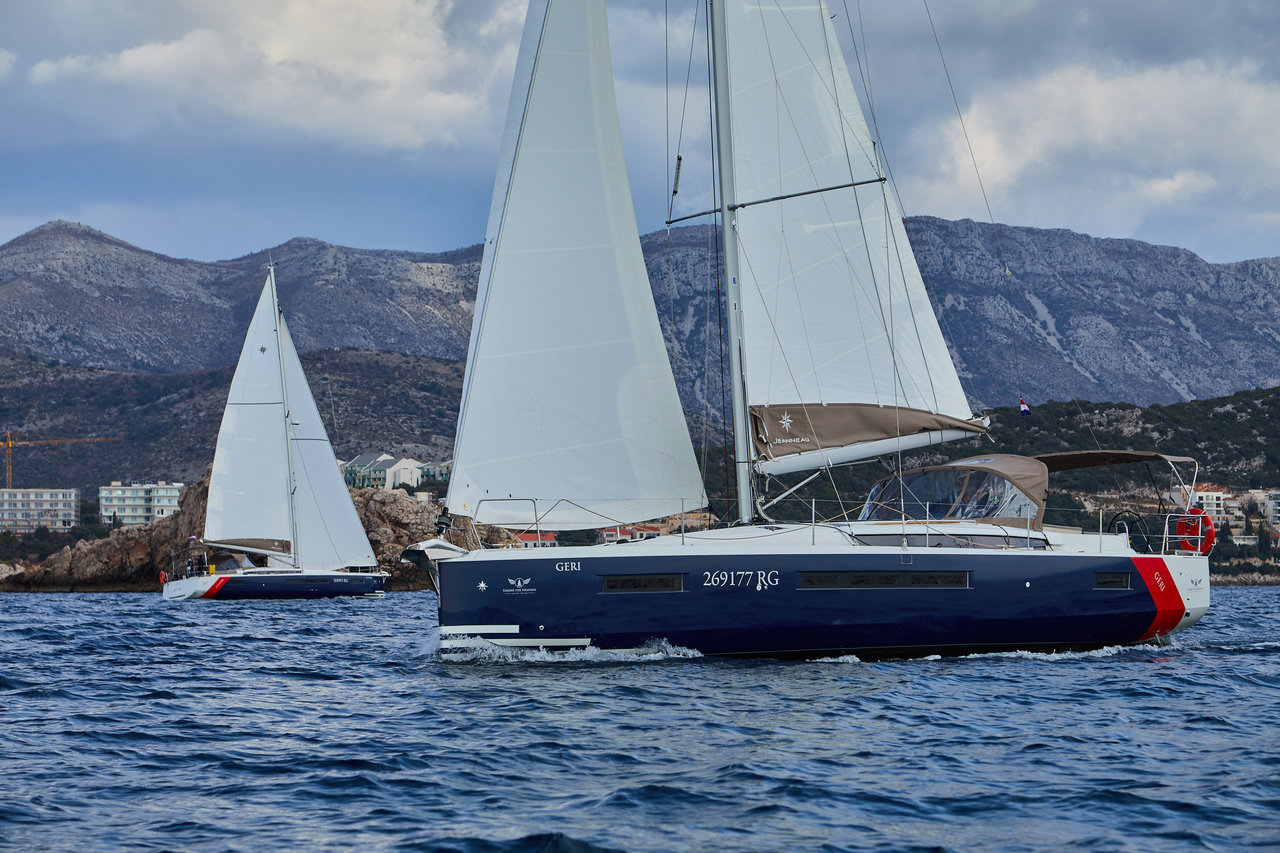 Sun Odyssey 490  Top image