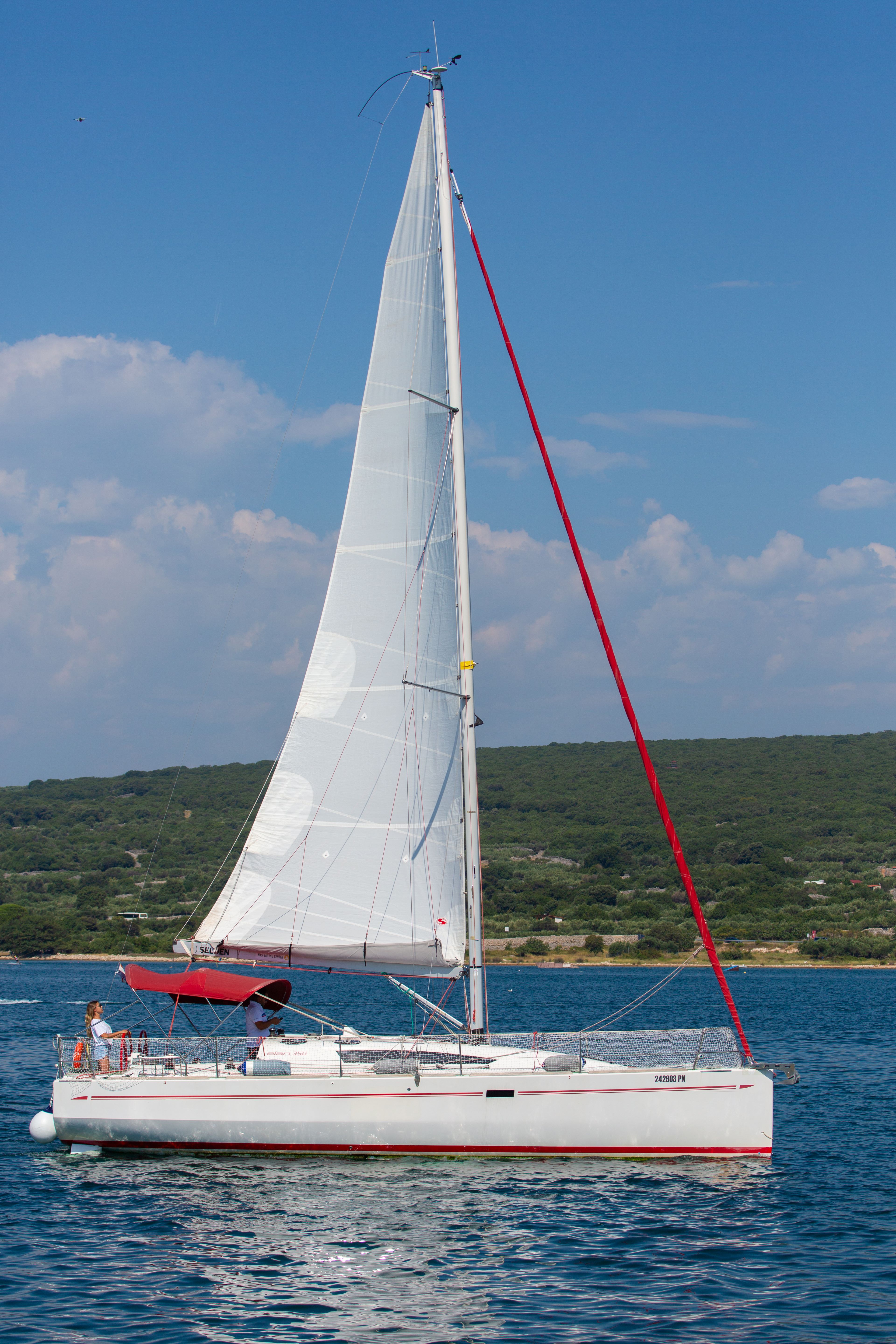 Elan 350 Perfomance (3 cab) „Euphoria“ als Charteryacht