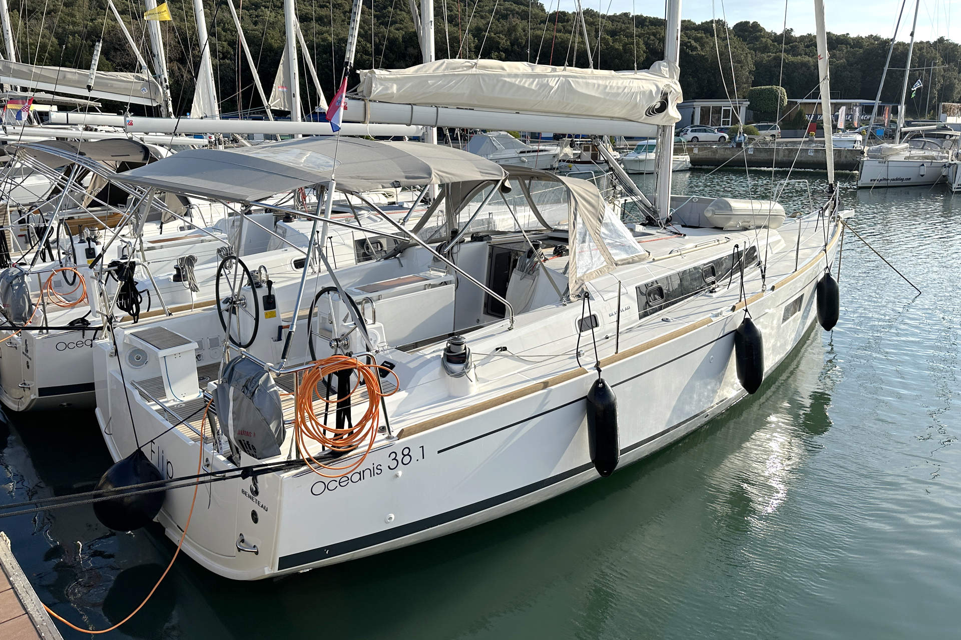 Oceanis 38.1, Foto 2