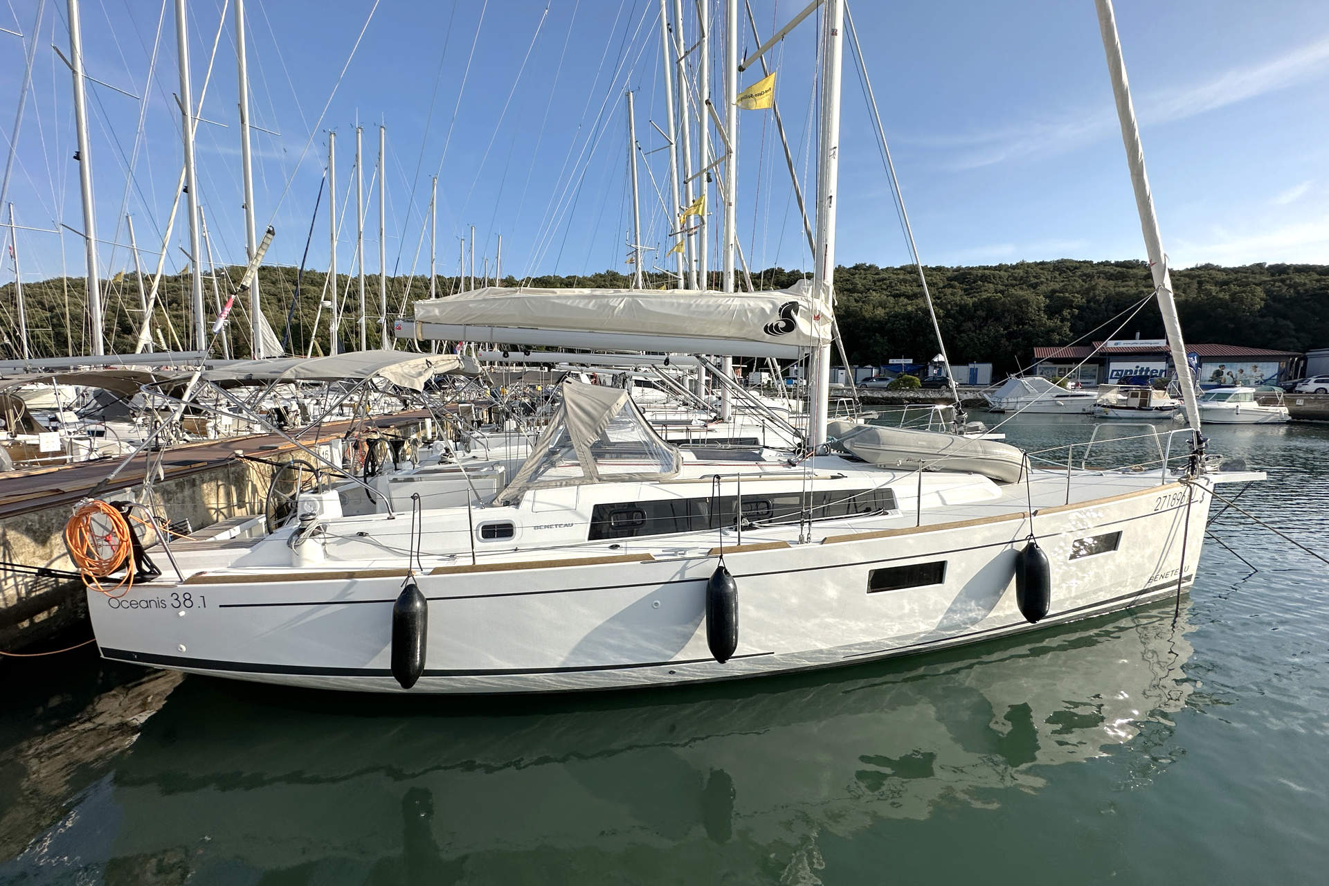 Oceanis 38.1, Foto 4