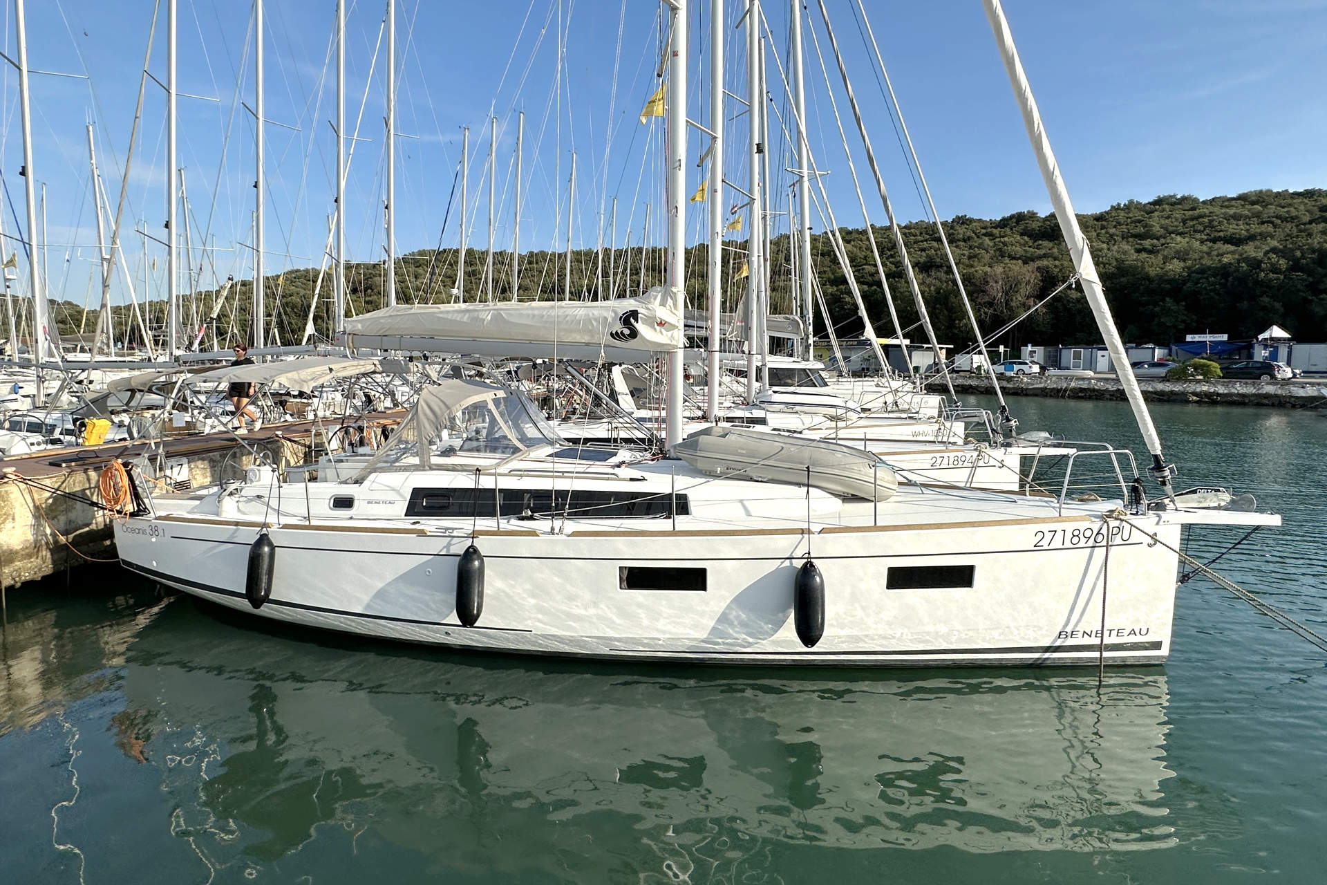 Oceanis 38.1, Foto 5
