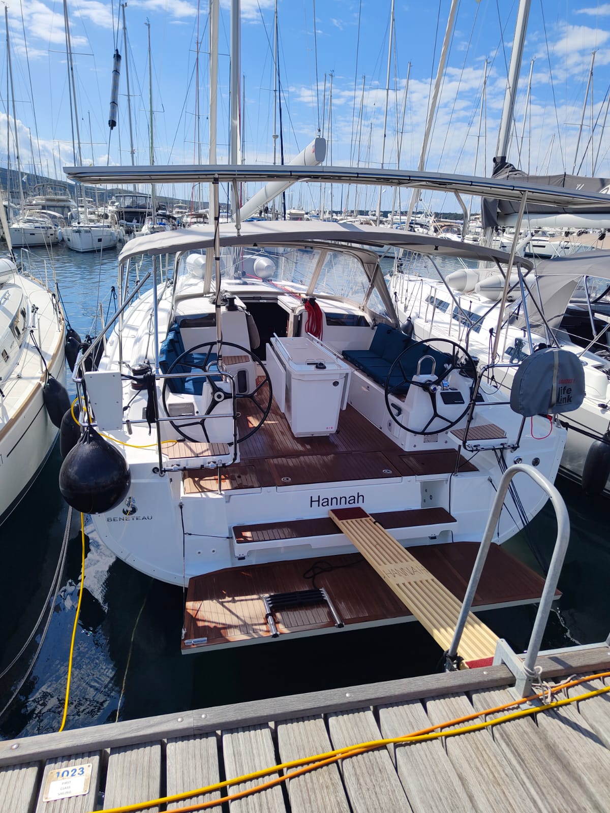 Oceanis 40.1 - 3 cab. Top image