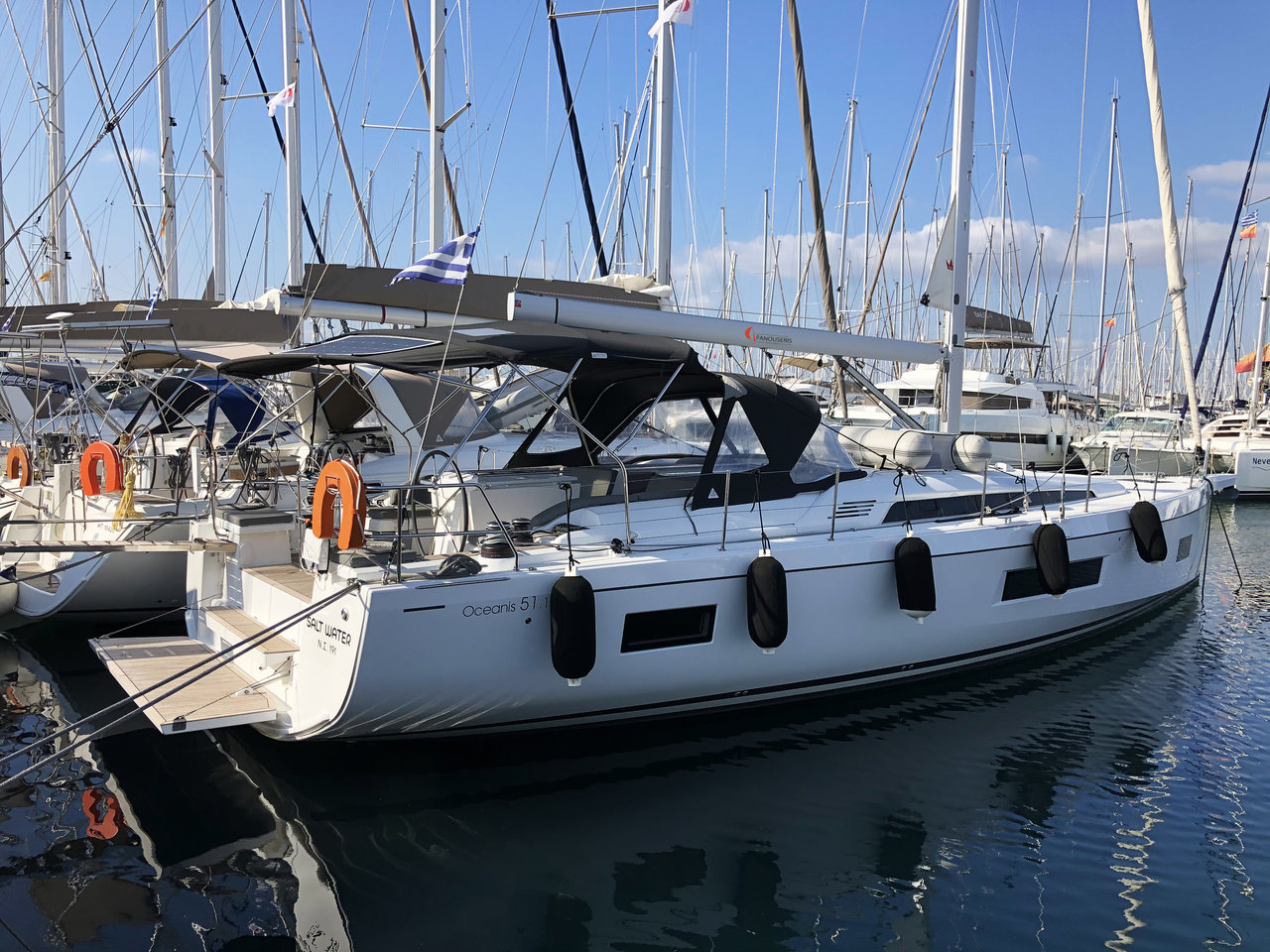 Oceanis 51.1 (5+1 cab, 3+1wc) „Salt Water“ als Charteryacht