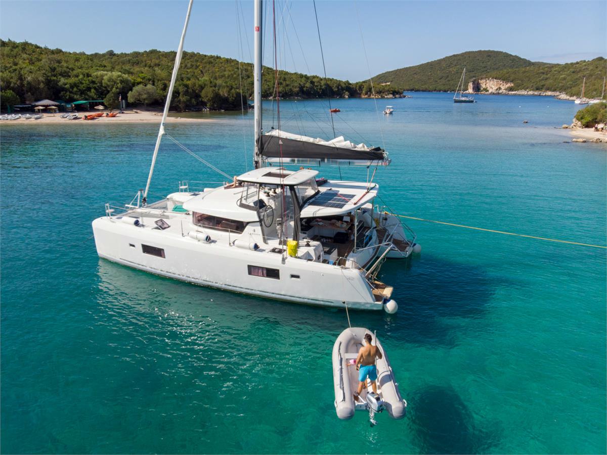 Lagoon 42 (4+2cab/4wc) „Dream of Life“ als Charteryacht