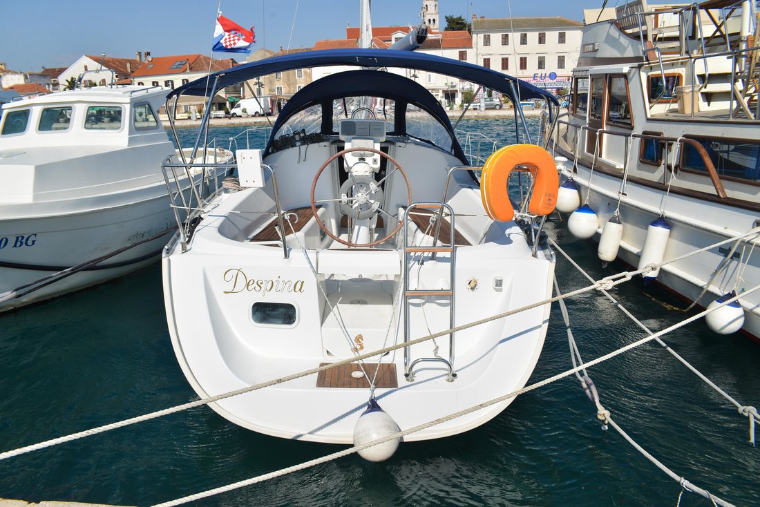 Oceanis Clipper 323 Top image