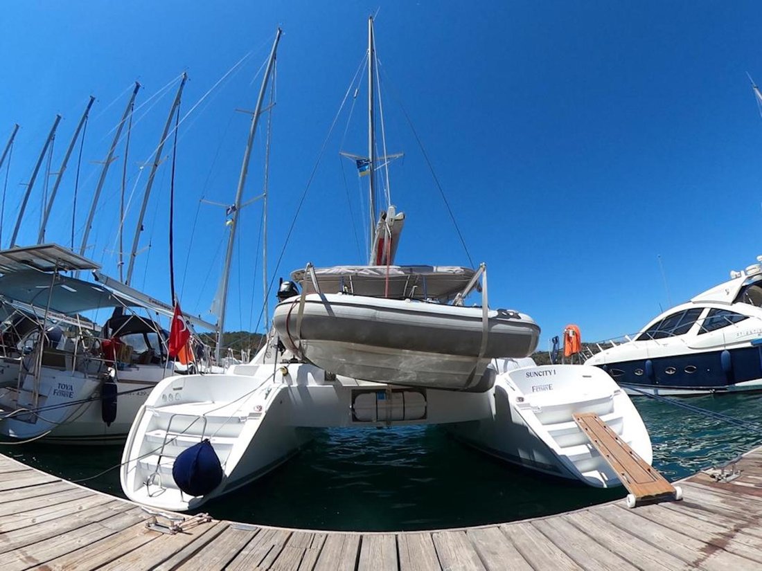 Lagoon 380 (4+2Cab/2WC) „Suncity 1“ als Charteryacht