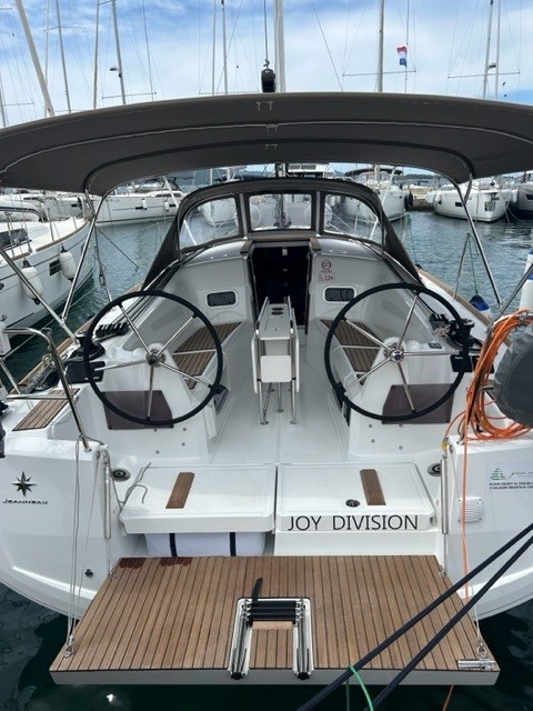 Sun Odyssey 349  Top image
