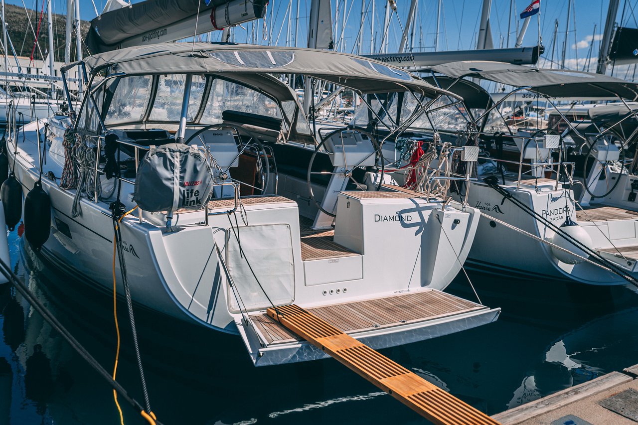 Hanse 455  Top image