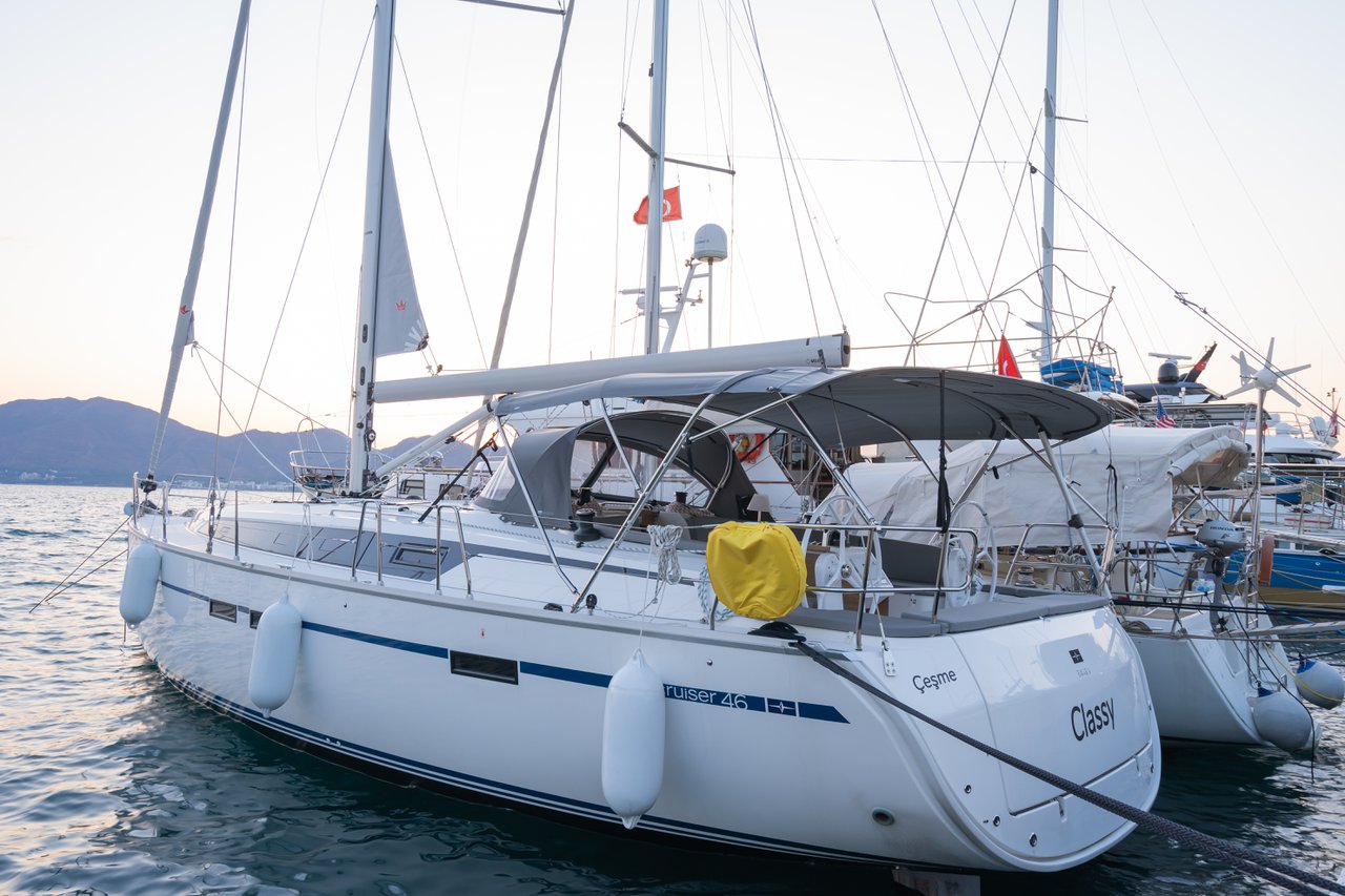 Bavaria Cruiser 46  Top image