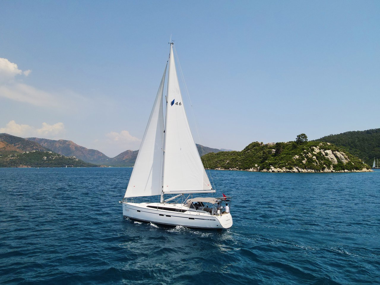 Bavaria Cruiser 46  Top image
