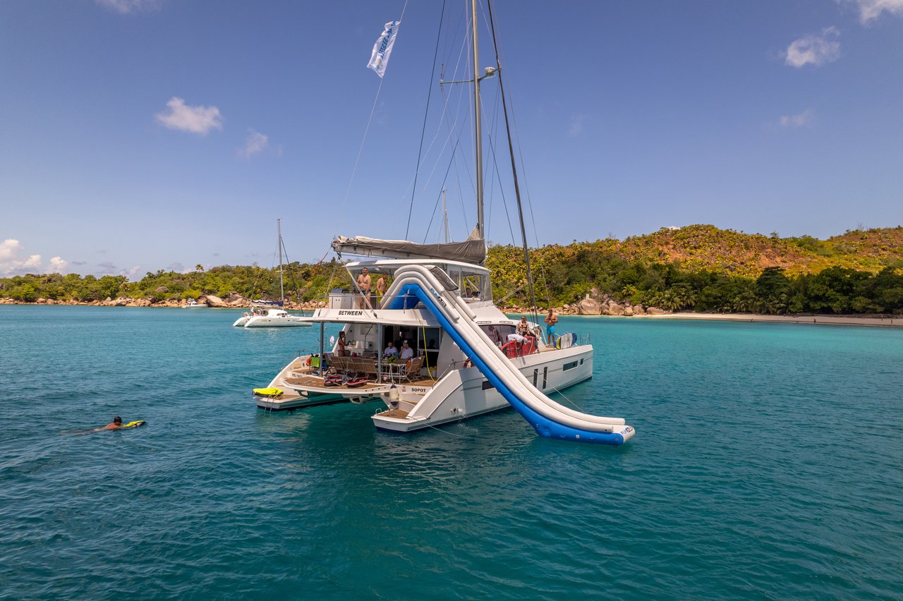 Leopard 58 (6+1Cab) „Between“ als Charteryacht
