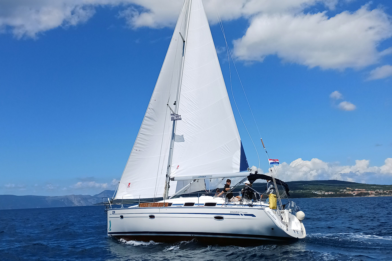 Bavaria 39 Cruiser Top image
