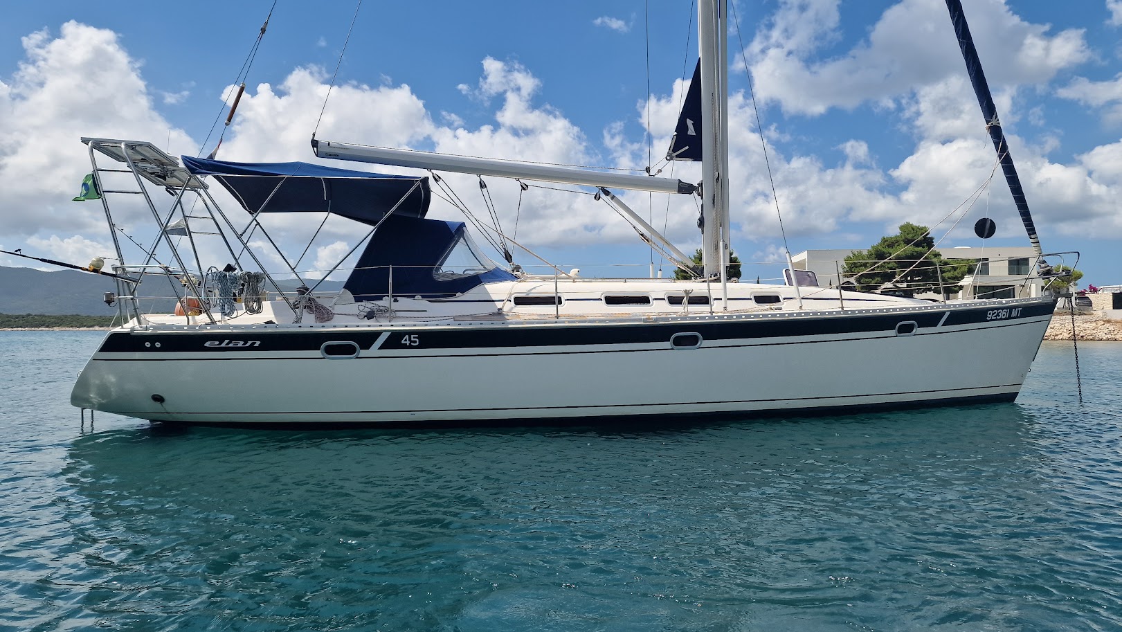 Elan 45 (4Cab/2WC) „Maslina“ als Charteryacht