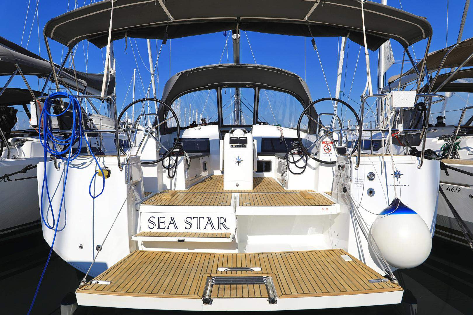 Sun Odyssey 440  Top image